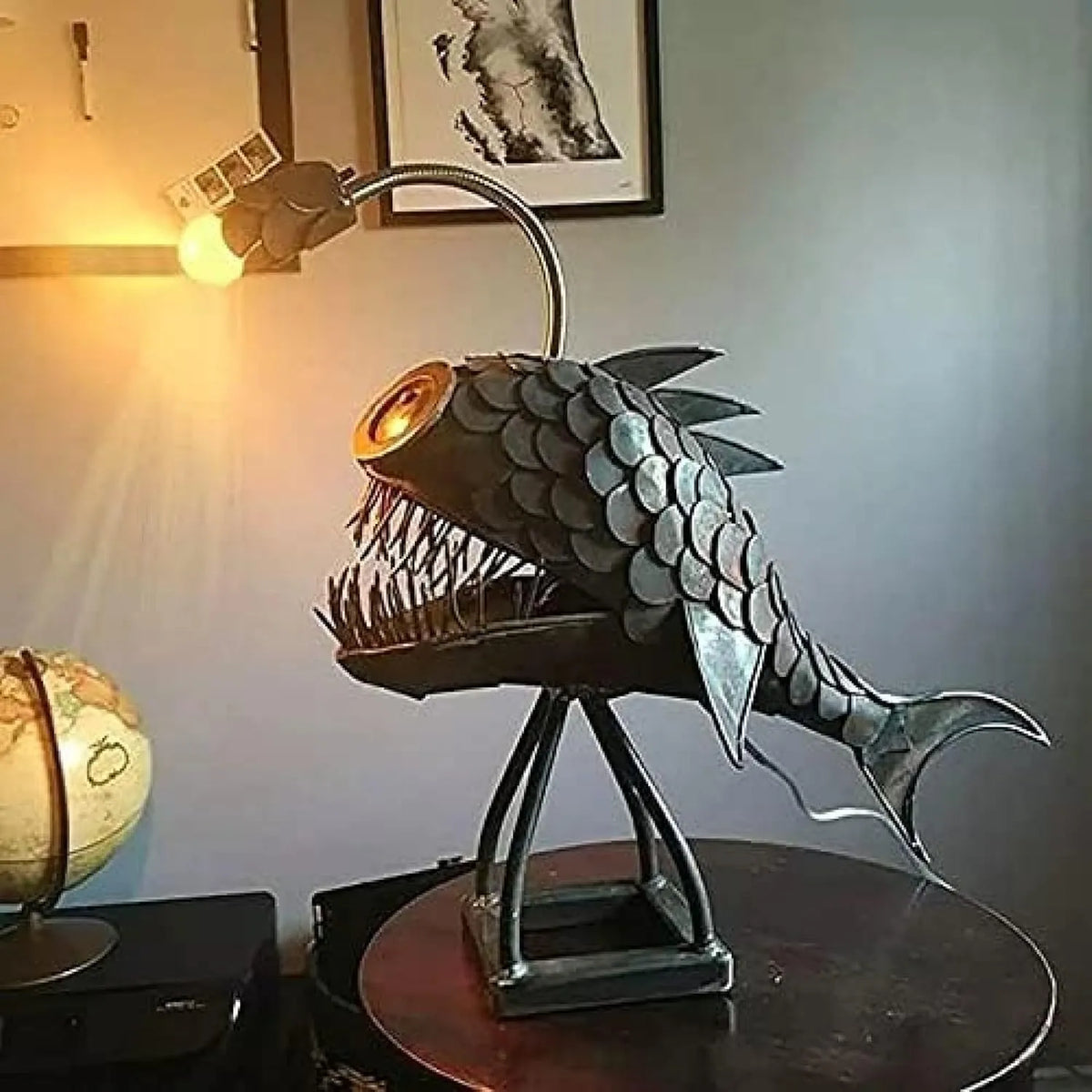 modello E27, attacco E27, decorazione unica per la casa e divertente idea regalo, lampada da terra in metallo con design retrò a forma di pesce